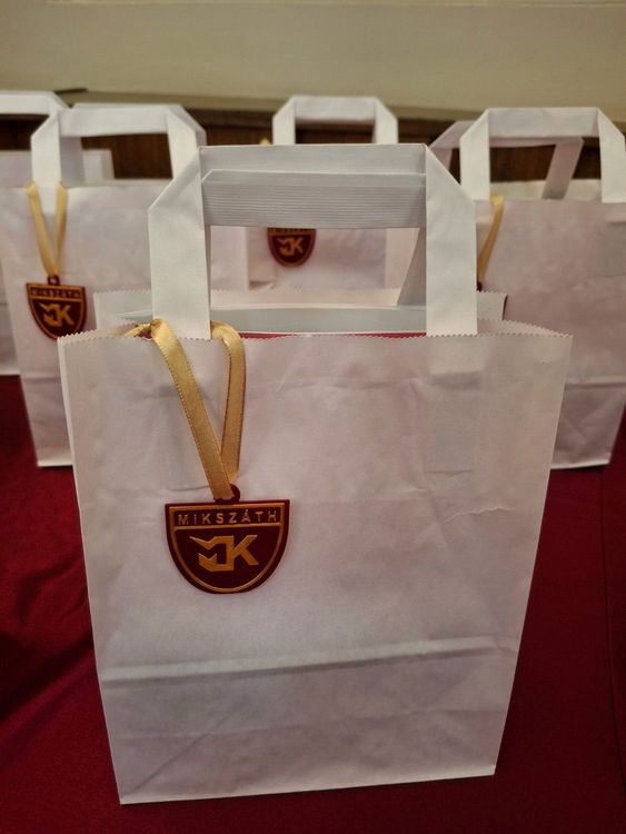 "Az igazat mondd, ne csak a valódit!"