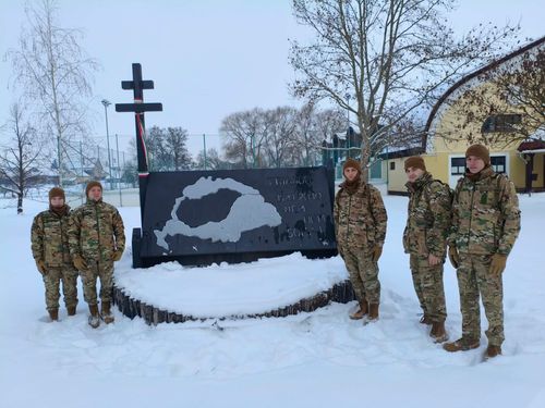 A doni hősök emléke előtt tisztelegtek Kadétjaink